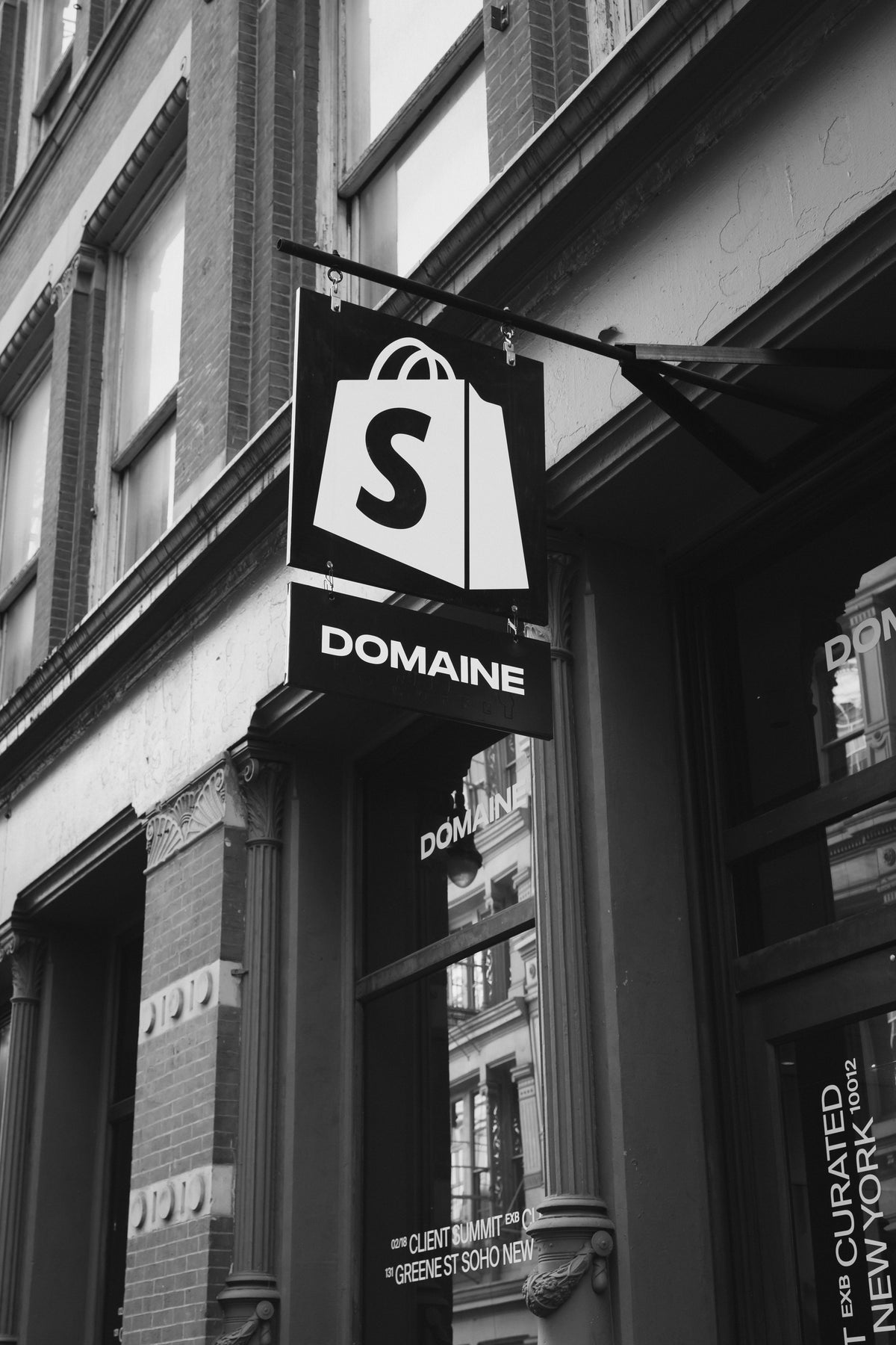 Domaine Curated